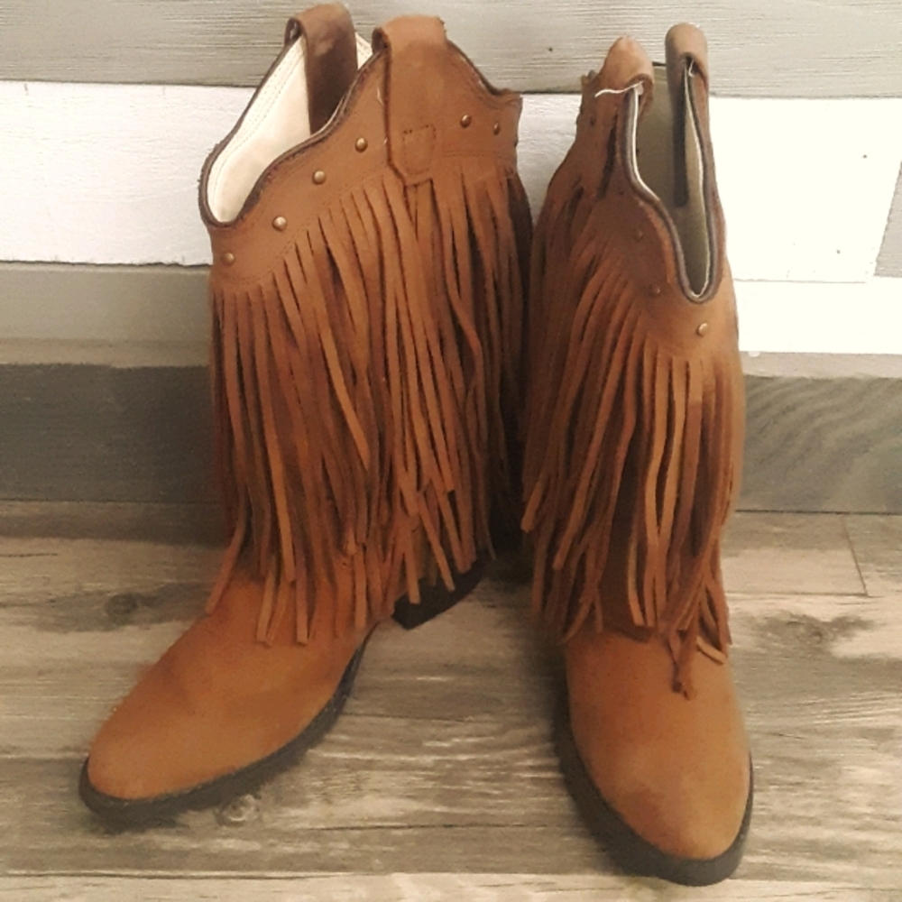 Girls size 13.5 fringe cowboy boots brown
